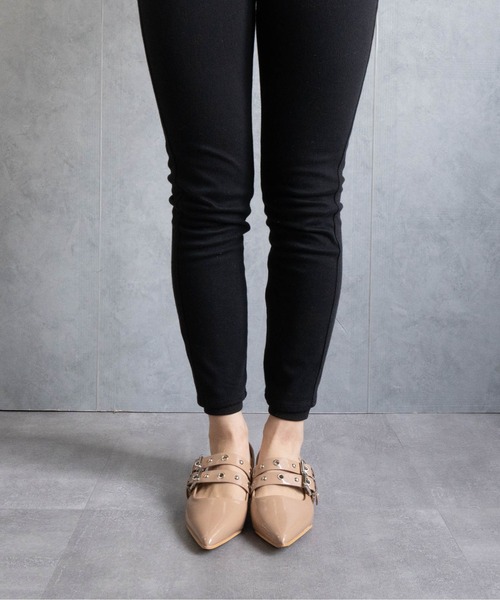 Fabby fabby(ファビィーファビィー)の「ダブルベルトバックストラップパンプス(パンプス・レディース・ブラック/シルバー/ベージュ/レッド・LARGE/MEDIUM/SMALL)」の7枚目の写真