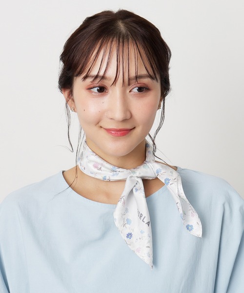 FURLA(フルラ)の「スカーフ FURLA シルクツイルプリント 58*58(バンダナ/スカーフ・レディース・ライトグレー/ブルー系その他/ベビーピンク/ライトイエロー・FREE)」の5枚目の写真