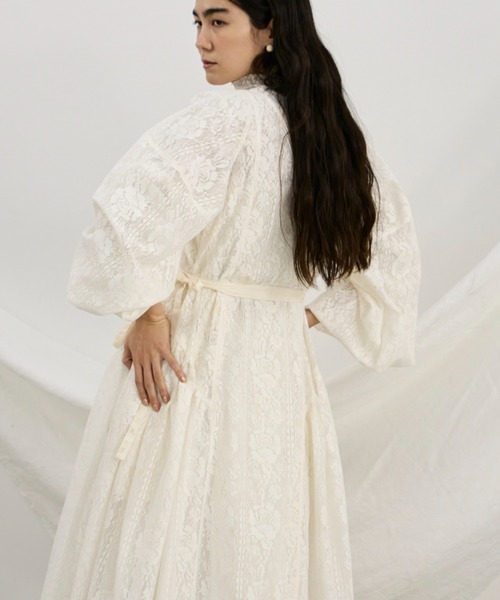 Libra Cue(リブラ キュー)の「カシュクールレースワンピース(ワンピース・レディース・アイボリー/ブラック・FREE)」の9枚目の写真