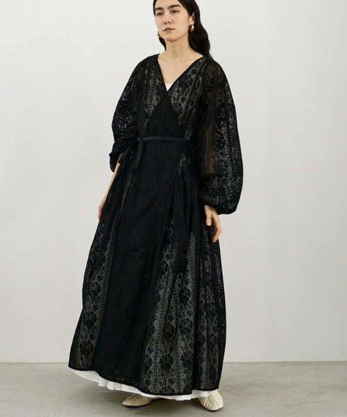 Libra Cue(リブラ キュー)の「カシュクールレースワンピース(ワンピース・レディース・アイボリー/ブラック・FREE)」の21枚目の写真