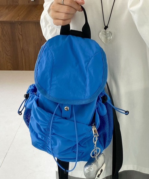 LYEON（リヨン）の「シャーリングバックパック/ドローストリングリュック/ナイロンナップサック（バックパック/リュック・レディース・ブルー/カーキ/ブラック・FREE）」の3枚目の写真