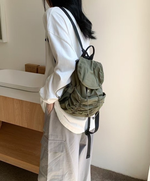 LYEON（リヨン）の「シャーリングバックパック/ドローストリングリュック/ナイロンナップサック（バックパック/リュック・レディース・ブルー/カーキ/ブラック・FREE）」の14枚目の写真