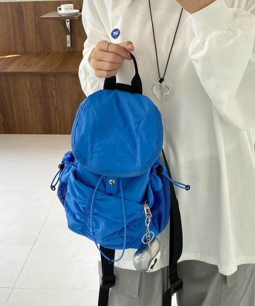 LYEON（リヨン）の「シャーリングバックパック/ドローストリングリュック/ナイロンナップサック（バックパック/リュック・レディース・ブルー/カーキ/ブラック・FREE）」の4枚目の写真