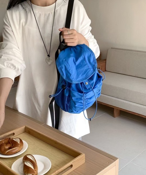 LYEON（リヨン）の「シャーリングバックパック/ドローストリングリュック/ナイロンナップサック（バックパック/リュック・レディース・ブルー/カーキ/ブラック・FREE）」の7枚目の写真