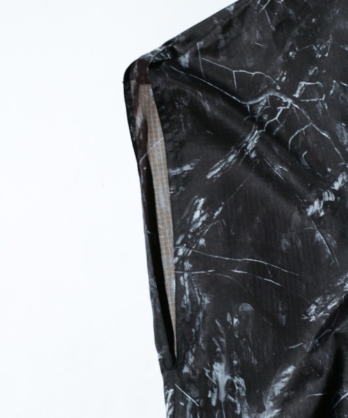 TAION(タイオン)の「TAION / タイオン NON DOWN MILITARY RIPSTOP NO SLEEVE TEE (TAION-CS01NDML-1) ノンダウンミリタリー ノースリーブTシャツ(Tシャツ/カットソー・メンズ・ブラック/オフホワイト/オリーブ/その他1/ダークネイビー・MEDIUM/LARGE/X-LARGE)」の6枚目の写真