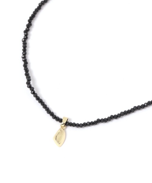 LAKOLE（ラコレ）の「ガラスビーズタイプネックレス / 318929（ネックレス・レディース・ブラック/その他1・FREE）」の2枚目の写真