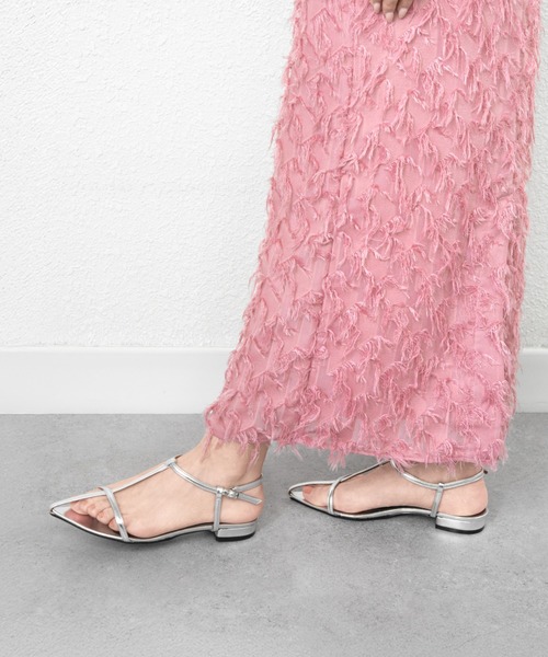 MAMIAN(マミアン)の「ポインテッドトゥ Tストラップ フラットサンダル(サンダル・レディース・ライム/シルバー/ブラック・L/LL/M/S)」の3枚目の写真