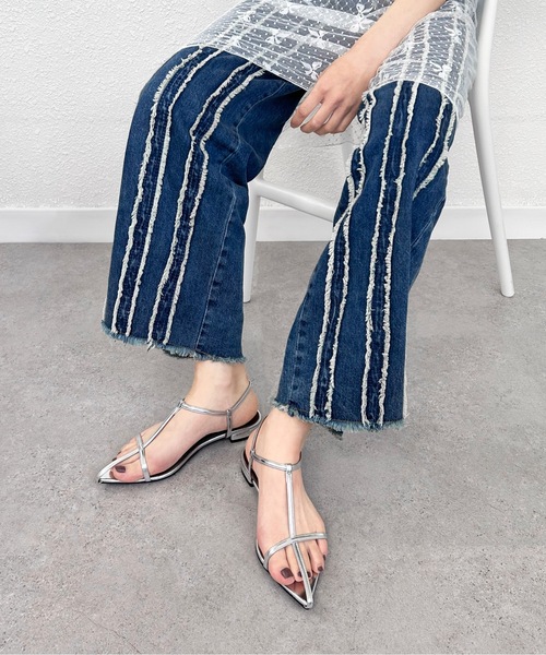 MAMIAN(マミアン)の「ポインテッドトゥ Tストラップ フラットサンダル(サンダル・レディース・ライム/シルバー/ブラック・L/LL/M/S)」の15枚目の写真