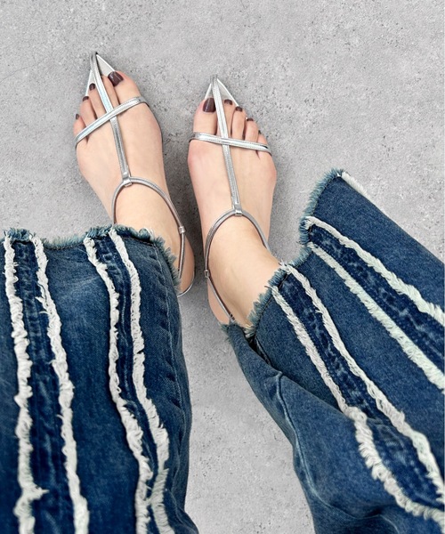 MAMIAN(マミアン)の「ポインテッドトゥ Tストラップ フラットサンダル(サンダル・レディース・ライム/シルバー/ブラック・L/LL/M/S)」の16枚目の写真