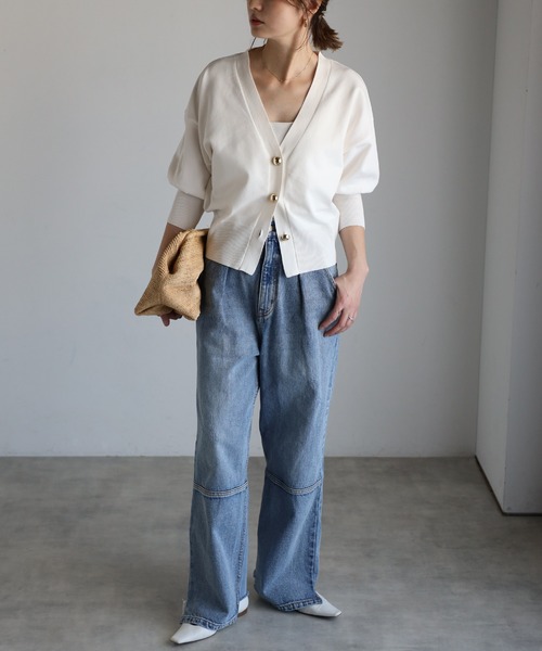 Bonjour Sagan（ボンジュールサガン）の「ゴールドボタンパフスリーブVネックニットカーディガン（カーディガン/ボレロ・レディース・オフホワイト/グリーン/ブラウン/ネイビー・FREE）」の5枚目の写真