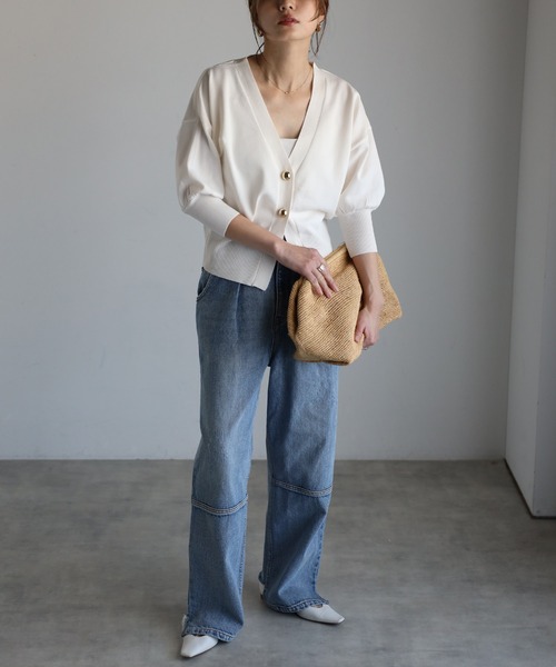 Bonjour Sagan（ボンジュールサガン）の「ゴールドボタンパフスリーブVネックニットカーディガン（カーディガン/ボレロ・レディース・オフホワイト/グリーン/ブラウン/ネイビー・FREE）」の8枚目の写真