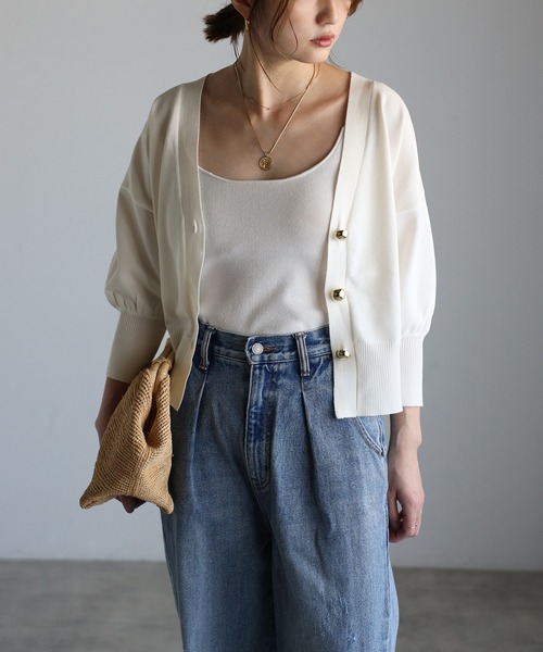 Bonjour Sagan（ボンジュールサガン）の「ゴールドボタンパフスリーブVネックニットカーディガン（カーディガン/ボレロ・レディース・オフホワイト/グリーン/ブラウン/ネイビー・FREE）」の10枚目の写真