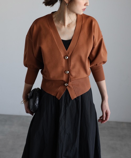 Bonjour Sagan（ボンジュールサガン）の「ゴールドボタンパフスリーブVネックニットカーディガン（カーディガン/ボレロ・レディース・オフホワイト/グリーン/ブラウン/ネイビー・FREE）」の22枚目の写真