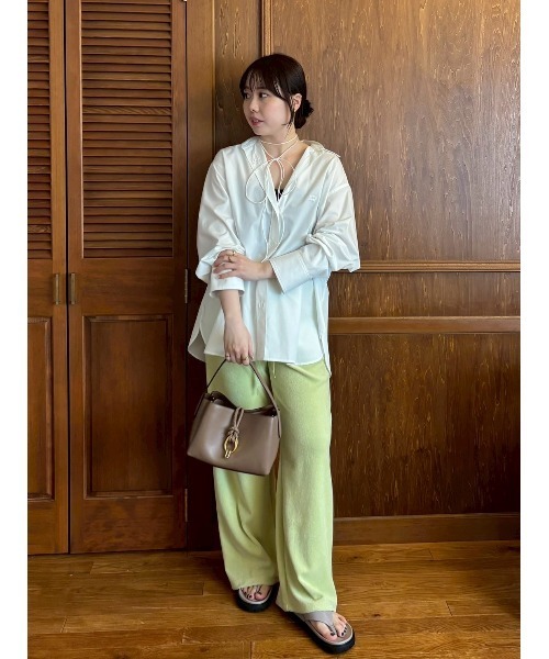 Mila Owen（ミラオーウェン）の「【イージーケア】リボン付きオーバーサイズシャツ（シャツ/ブラウス・レディース・ホワイト/レッド/ミント/イエロー・FREE）」の7枚目の写真