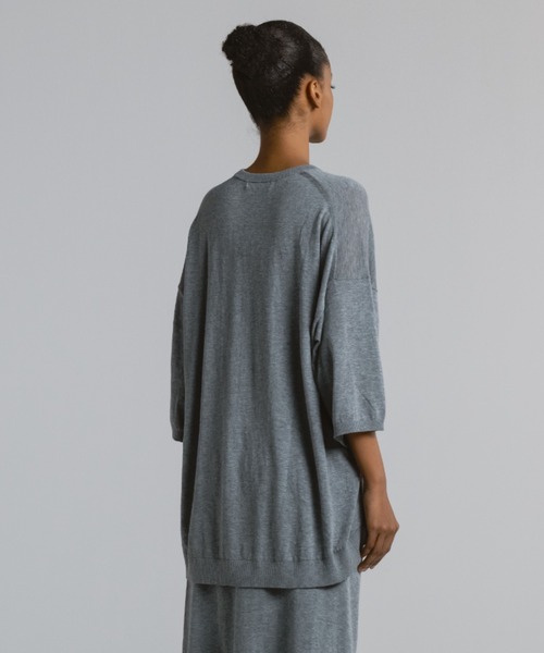 CINOH（チノ）の「コットンビッグニットTシャツ（ニット/セーター・レディース・チャコールグレー/ブラック/ホワイト・38/36）」の15枚目の写真