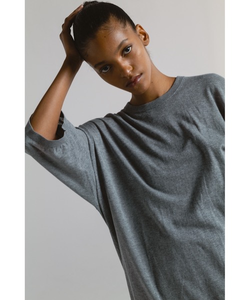 CINOH（チノ）の「コットンビッグニットTシャツ（ニット/セーター・レディース・チャコールグレー/ブラック/ホワイト・38/36）」の17枚目の写真