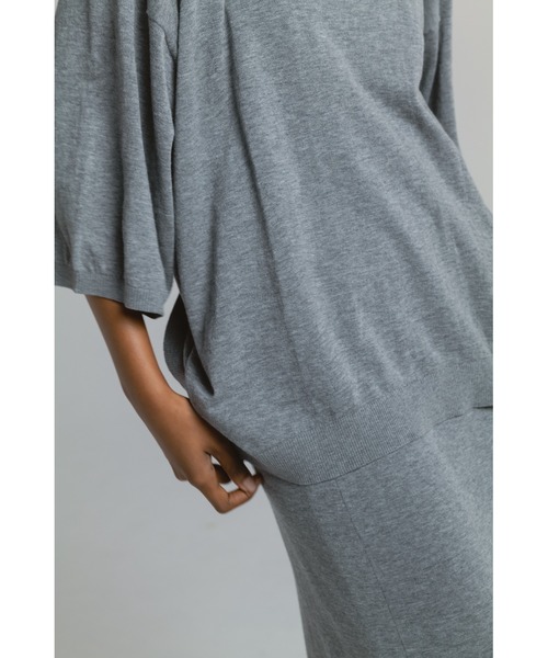 CINOH（チノ）の「コットンビッグニットTシャツ（ニット/セーター・レディース・チャコールグレー/ブラック/ホワイト・38/36）」の18枚目の写真