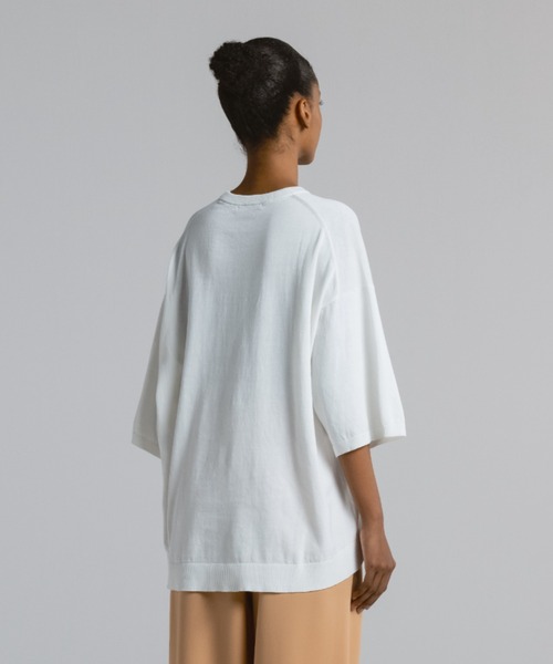 CINOH（チノ）の「コットンビッグニットTシャツ（ニット/セーター・レディース・チャコールグレー/ブラック/ホワイト・38/36）」の21枚目の写真