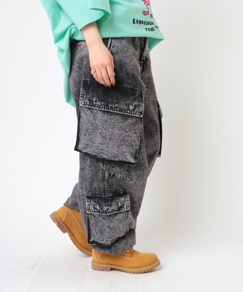 RNA（アールエヌエー）の「R4349 デザインカーゴポケットパンツ（カーゴパンツ・レディース・ブラック/ケミカルウォッシュ・MEDIUM）」の7枚目の写真