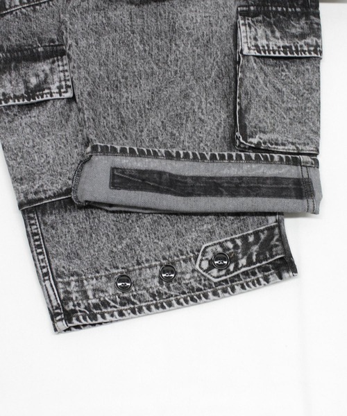 RNA（アールエヌエー）の「R4349 デザインカーゴポケットパンツ（カーゴパンツ・レディース・ブラック/ケミカルウォッシュ・MEDIUM）」の17枚目の写真