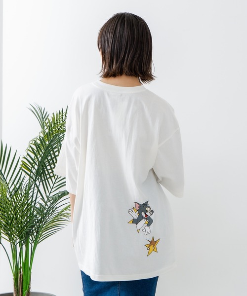 CONVERSE(コンバース)の「【CONVERSE/コンバース】×【TOM AND JERRY/トムとジェリー】ブランドロゴ 刺繍 オーバーサイズ Tシャツ(Tシャツ/カットソー・レディース・ブラック/ホワイト・LARGE/MEDIUM)」の11枚目の写真