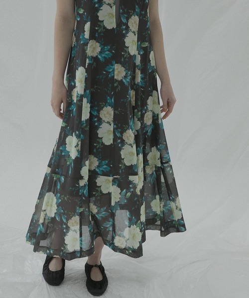 LE CIEL BLEU(ルシェルブルー)の「ヴィンテージフラワーマキシドレス / Vintage Floral Maxi Dress(ワンピース・レディース・オフホワイト/ブラック・38/36)」の9枚目の写真