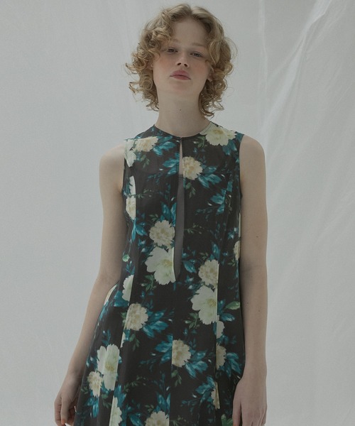 LE CIEL BLEU(ルシェルブルー)の「ヴィンテージフラワーマキシドレス / Vintage Floral Maxi Dress(ワンピース・レディース・オフホワイト/ブラック・38/36)」の8枚目の写真