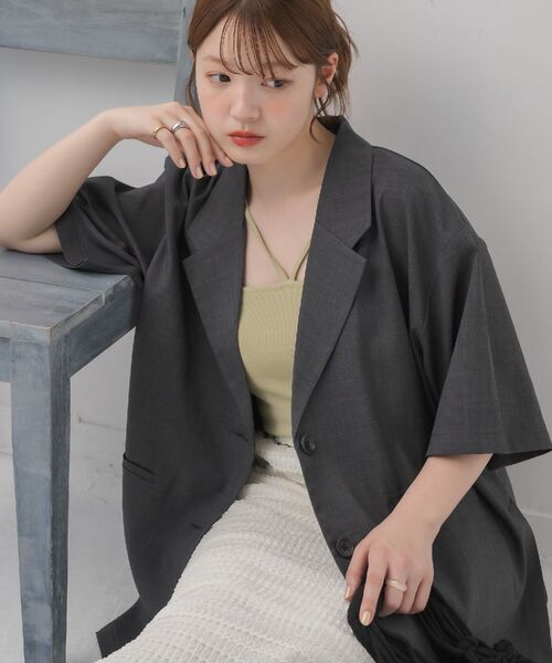 RETRO GIRL（レトロガール）の「半袖テーラードJK（テーラードジャケット・レディース・ナチュラル/ダークグレー/ベージュ・FREE）」の2枚目の写真