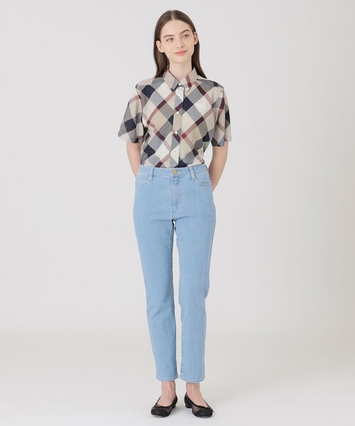 BLUE LABEL CRESTBRIDGE(ブルーレーベルクレストブリッジ)の「ストレッチデニムストレートパンツ(デニムパンツ・レディース・ブルー/ブルー系その他4・36/38/40/34)」の16枚目の写真