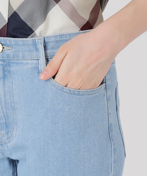 BLUE LABEL CRESTBRIDGE(ブルーレーベルクレストブリッジ)の「ストレッチデニムストレートパンツ(デニムパンツ・レディース・ブルー/ブルー系その他4・36/38/40/34)」の21枚目の写真