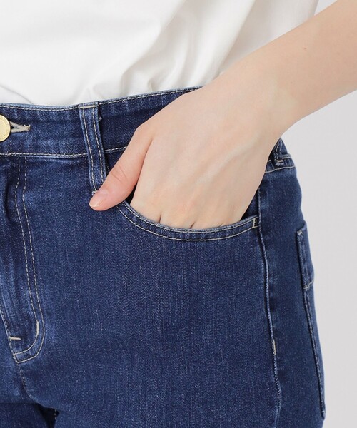 BLUE LABEL CRESTBRIDGE(ブルーレーベルクレストブリッジ)の「ストレッチデニムストレートパンツ(デニムパンツ・レディース・ブルー/ブルー系その他4・36/38/40/34)」の11枚目の写真
