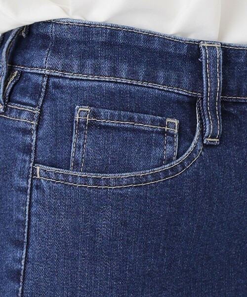 BLUE LABEL CRESTBRIDGE(ブルーレーベルクレストブリッジ)の「ストレッチデニムストレートパンツ(デニムパンツ・レディース・ブルー/ブルー系その他4・36/38/40/34)」の12枚目の写真