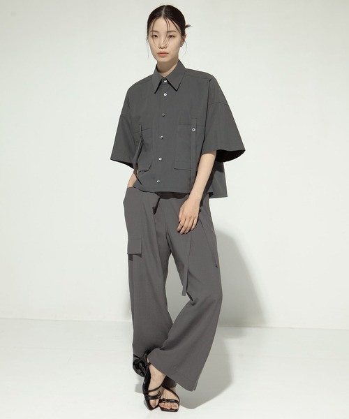 UJOH（ウジョー）の「【UJOH/ウジョー】《STUDIOUS別注》Pocket Belt Shirts/ポケットベルトシャツ（シャツ/ブラウス・レディース・ホワイト/グレー/ブラック・2）」の15枚目の写真