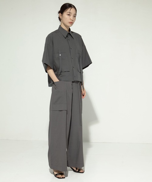 UJOH（ウジョー）の「【UJOH/ウジョー】《STUDIOUS別注》Pocket Belt Shirts/ポケットベルトシャツ（シャツ/ブラウス・レディース・ホワイト/グレー/ブラック・2）」の16枚目の写真