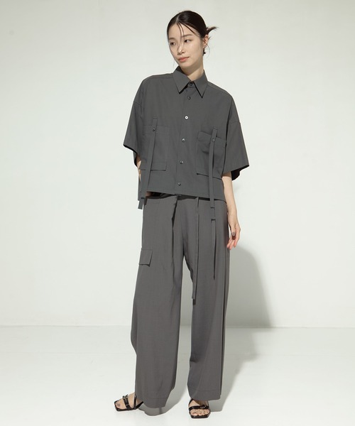 UJOH（ウジョー）の「【UJOH/ウジョー】《STUDIOUS別注》Pocket Belt Shirts/ポケットベルトシャツ（シャツ/ブラウス・レディース・ホワイト/グレー/ブラック・2）」の14枚目の写真