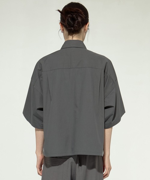 UJOH（ウジョー）の「【UJOH/ウジョー】《STUDIOUS別注》Pocket Belt Shirts/ポケットベルトシャツ（シャツ/ブラウス・レディース・ホワイト/グレー/ブラック・2）」の19枚目の写真