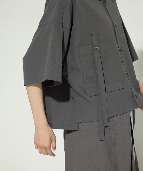 UJOH（ウジョー）の「【UJOH/ウジョー】《STUDIOUS別注》Pocket Belt Shirts/ポケットベルトシャツ（シャツ/ブラウス・レディース・ホワイト/グレー/ブラック・2）」の22枚目の写真