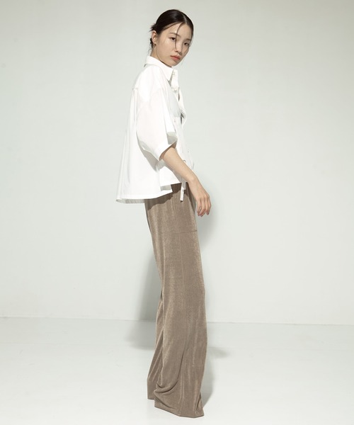 UJOH（ウジョー）の「【UJOH/ウジョー】《STUDIOUS別注》Pocket Belt Shirts/ポケットベルトシャツ（シャツ/ブラウス・レディース・ホワイト/グレー/ブラック・2）」の5枚目の写真