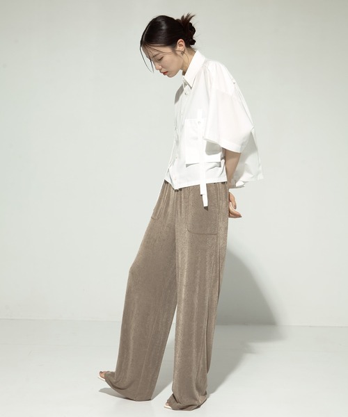 UJOH（ウジョー）の「【UJOH/ウジョー】《STUDIOUS別注》Pocket Belt Shirts/ポケットベルトシャツ（シャツ/ブラウス・レディース・ホワイト/グレー/ブラック・2）」の7枚目の写真