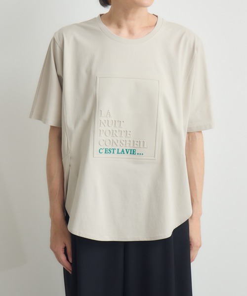 Paradise Picnic(パラダイスピクニック)の「エンボスロゴTシャツ(Tシャツ/カットソー・レディース・ベージュ/ブラック/ホワイト・FREE)」の4枚目の写真