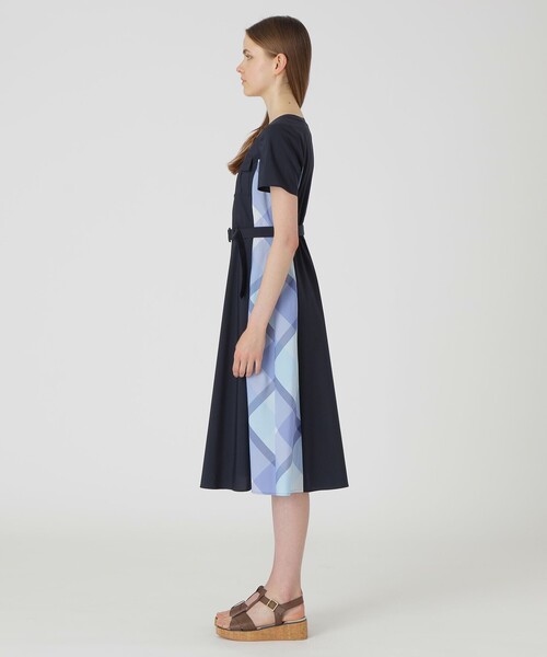BLUE LABEL CRESTBRIDGE（ブルーレーベルクレストブリッジ）の「フロントポケットパーシャルチェックドレス（ワンピース・レディース・ダークネイビー/ベージュ系その他・36/38）」の7枚目の写真