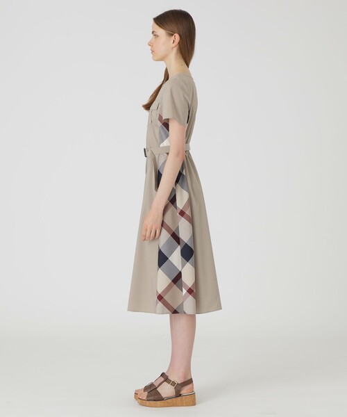 BLUE LABEL CRESTBRIDGE（ブルーレーベルクレストブリッジ）の「フロントポケットパーシャルチェックドレス（ワンピース・レディース・ダークネイビー/ベージュ系その他・36/38）」の13枚目の写真