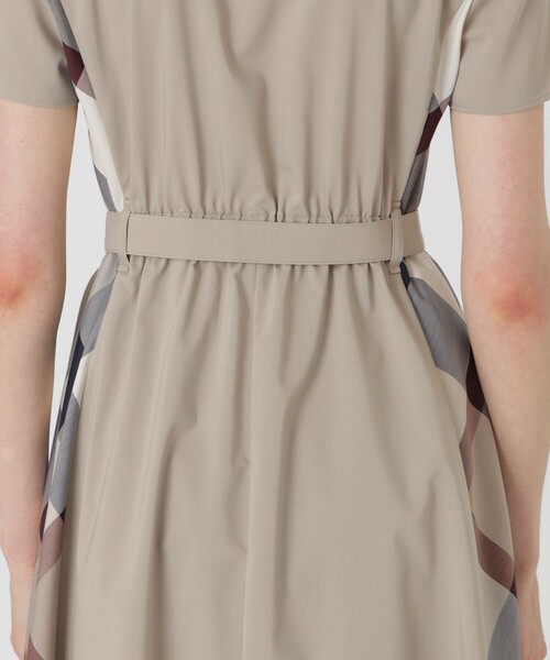 BLUE LABEL CRESTBRIDGE（ブルーレーベルクレストブリッジ）の「フロントポケットパーシャルチェックドレス（ワンピース・レディース・ダークネイビー/ベージュ系その他・36/38）」の4枚目の写真