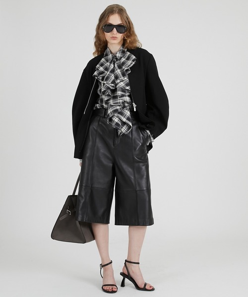 パンツ Amerivintage FAKE LEATHER HALF PANTS Ameri（アメリ）の「FAKE LEATHER HALF PANTS（その他パンツ