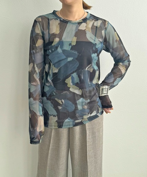 LHELBIE(レルビエ)の「ラフペイントシアートップス(Tシャツ/カットソー・レディース・イエロー/グレイッシュベージュ/ブラック・M)」の2枚目の写真