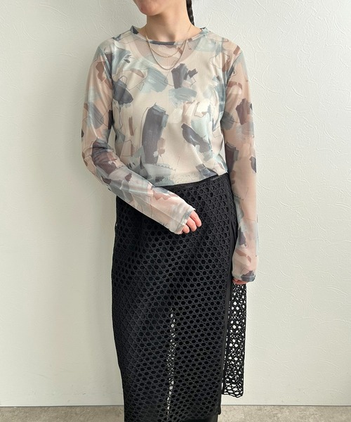 LHELBIE(レルビエ)の「ラフペイントシアートップス(Tシャツ/カットソー・レディース・イエロー/グレイッシュベージュ/ブラック・M)」の4枚目の写真