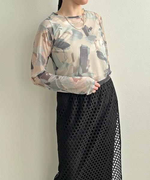 LHELBIE(レルビエ)の「ラフペイントシアートップス(Tシャツ/カットソー・レディース・イエロー/グレイッシュベージュ/ブラック・M)」の6枚目の写真