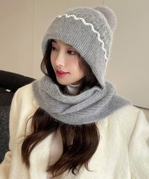 c.u.l（シーユーエル）の「ボンボン 裏起毛 マフラー一体型 ラインストーン ニットキャップ cula1228（ニットキャップ/ビーニー）」