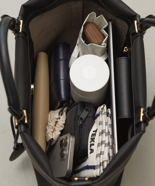 E'POR(エポール)の「【E'POR】【撥水加工・超軽量】 BOAT BAG Medium(トートバッグ・レディース・キナリ/ブラック・FREE)」の7枚目の写真