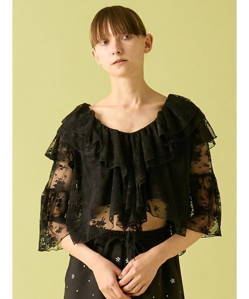 FURFUR(ファーファー)の「フラワーレースラッフルブラウス(シャツ/ブラウス・レディース・ホワイト/マルチ/ブラック・F)」の2枚目の写真